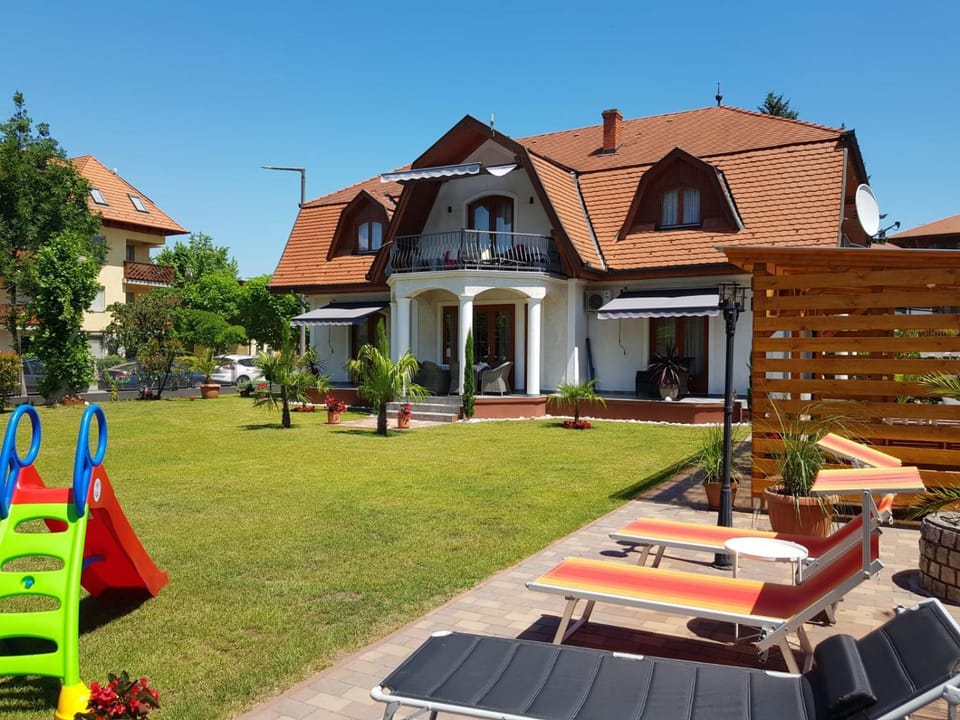 Property building, Garden