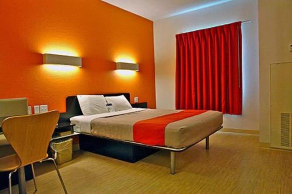 Seating area, Bedroom