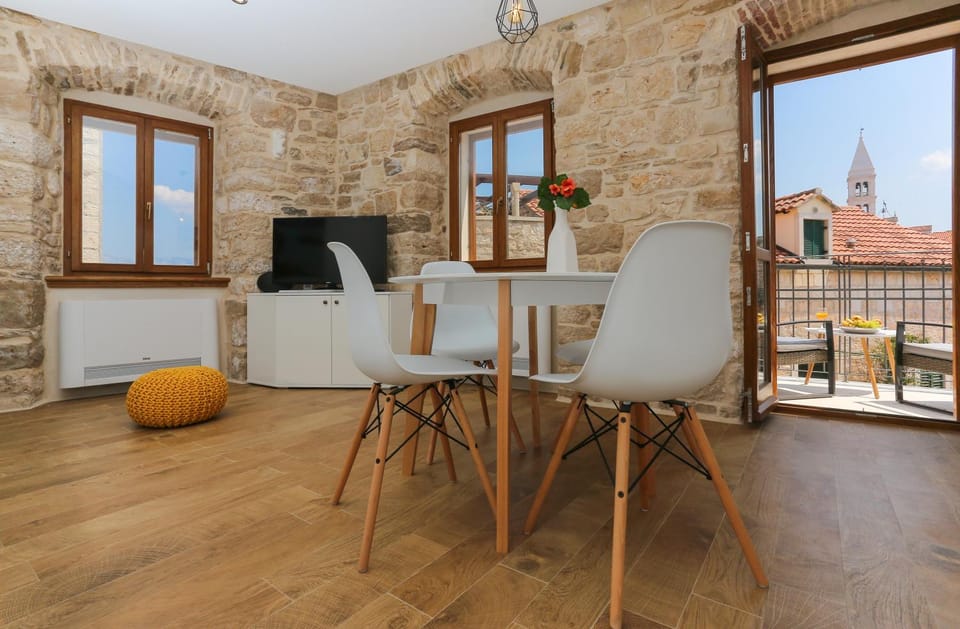 Balcony/Terrace, Dining area