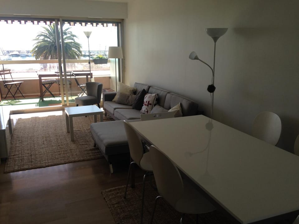 Appartement Front de Mer avec Piscine Apartment in Menton