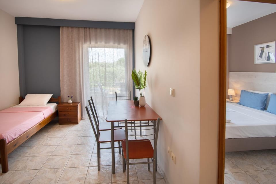 Bed, Seating area