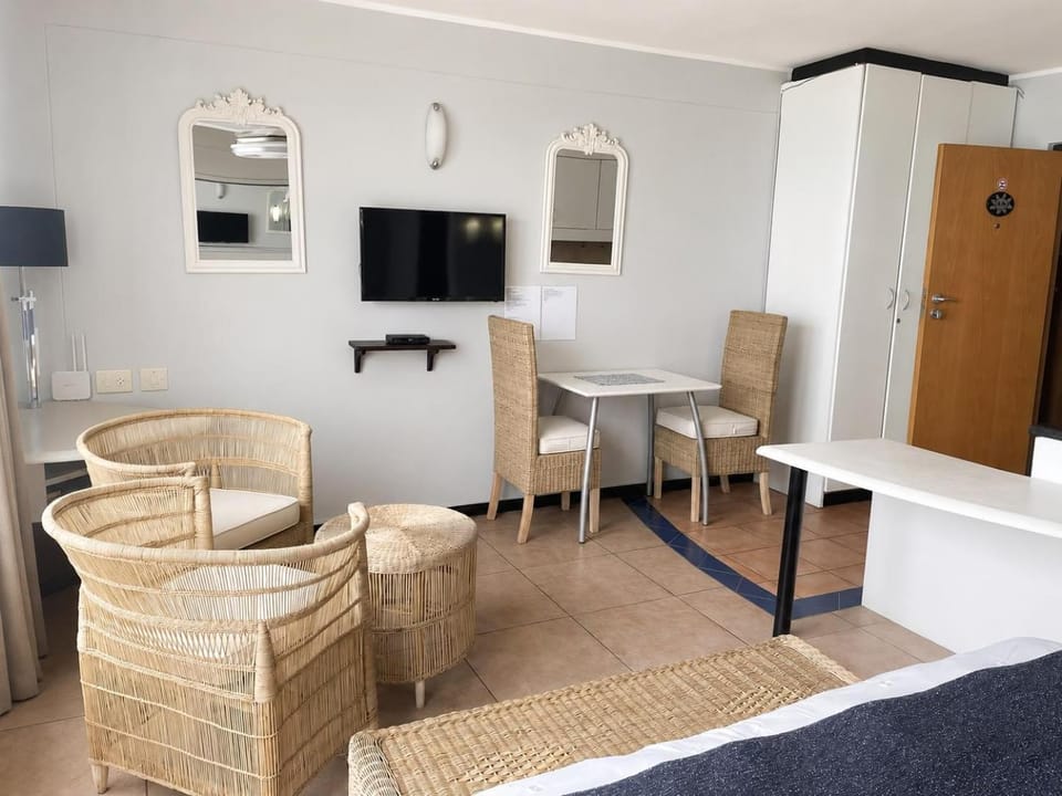 Property building, Seating area