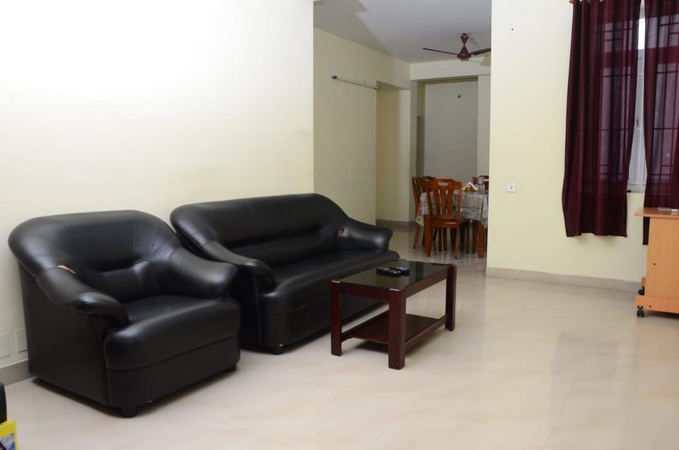 Restaurant/places to eat, Communal lounge/ TV room, Area and facilities
