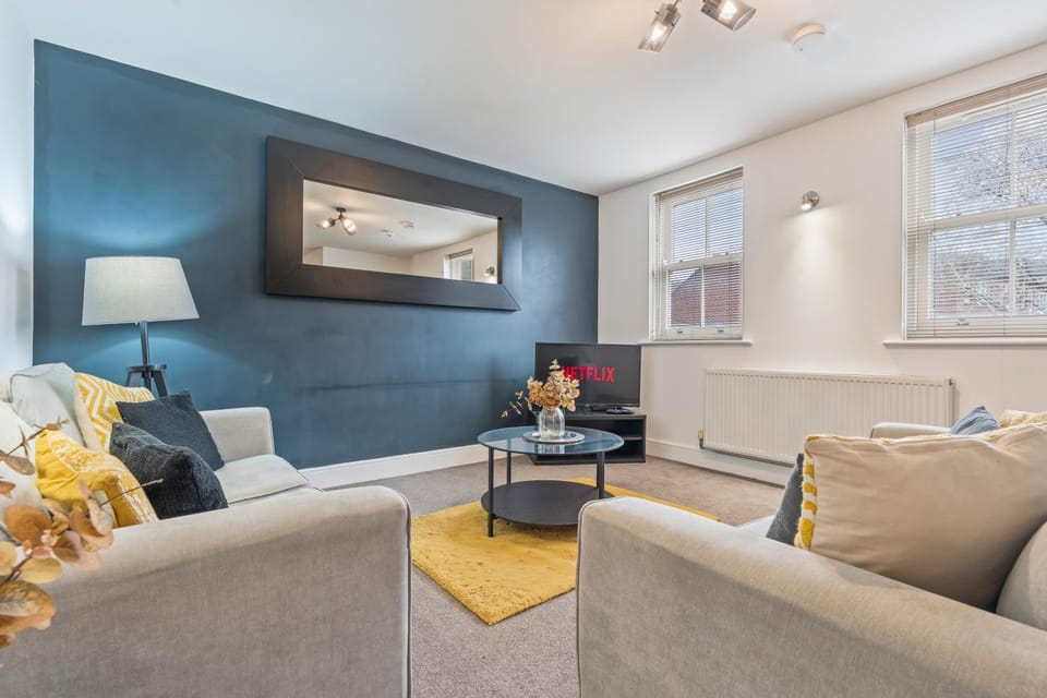 Communal lounge/ TV room, TV and multimedia, Living room, Seating area