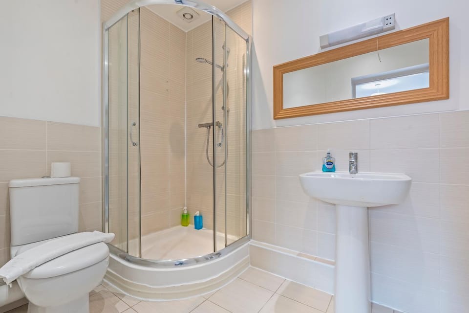 Shower, Toilet, Bathroom