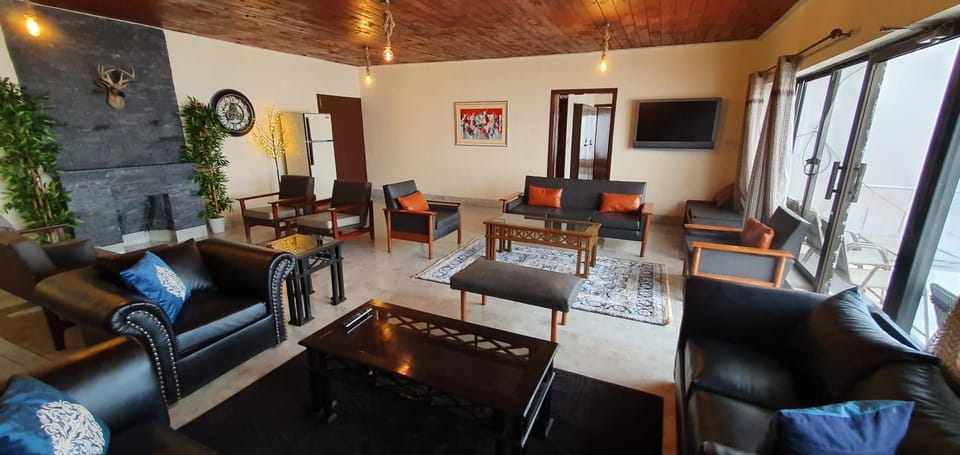 Mountain Retreat at Afgan Lodge House in Punjab