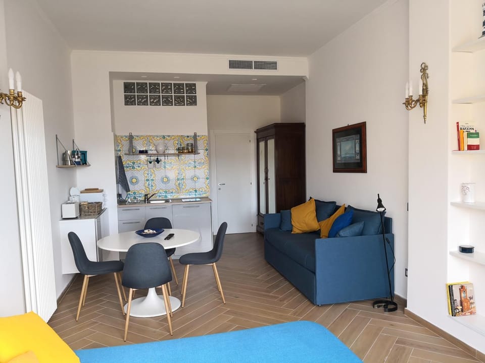 Bed, Kitchen or kitchenette
