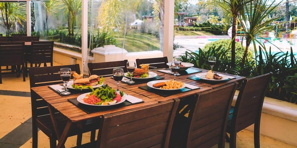Restaurant/places to eat, Restaurant/places to eat