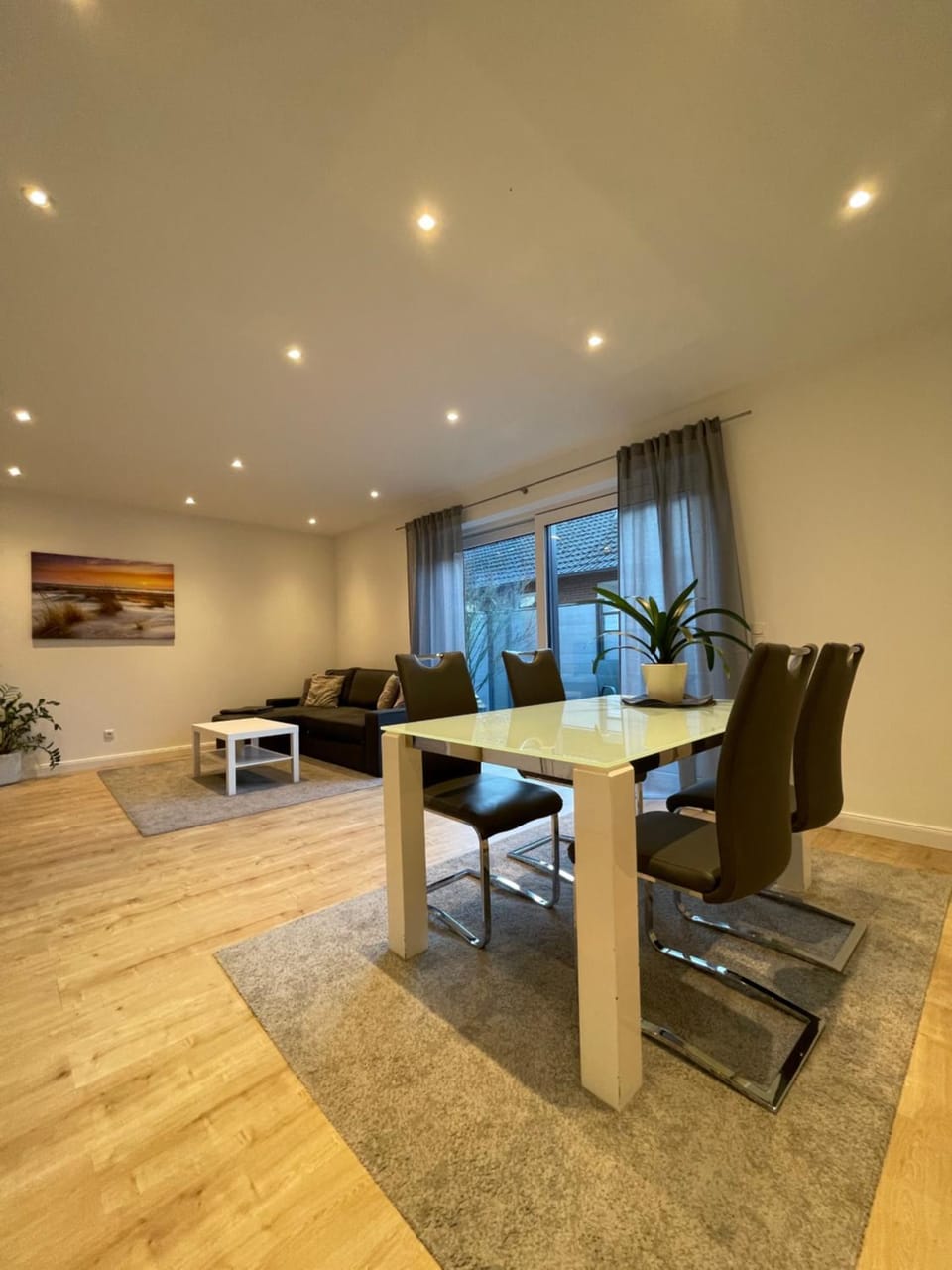 Living room, Seating area, Dining area