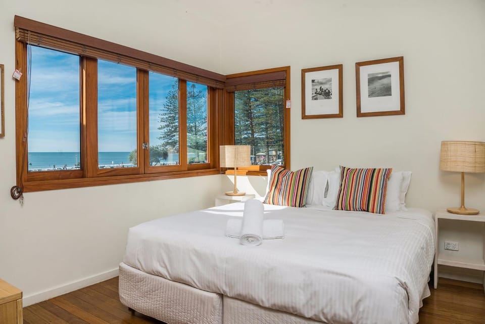 Bed, Bedroom, Sea view