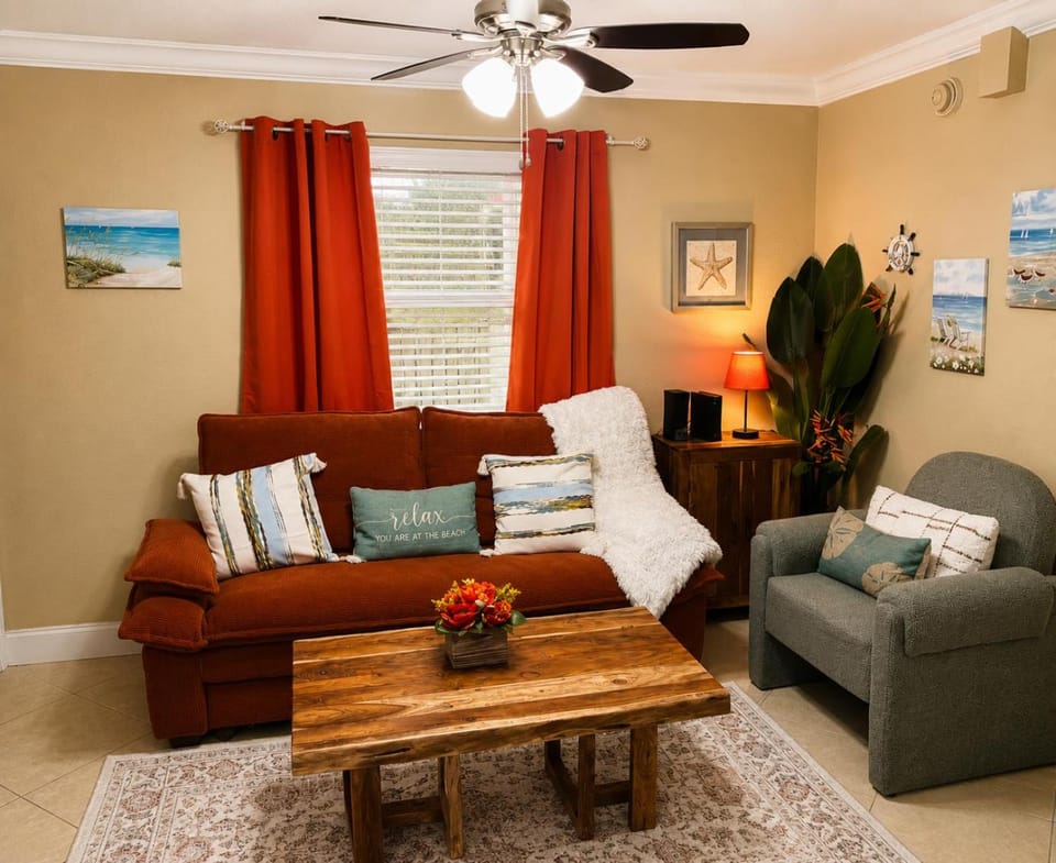 Holiday Villas III #311 just steps from the beach Apartment hotel in Redington Shores
