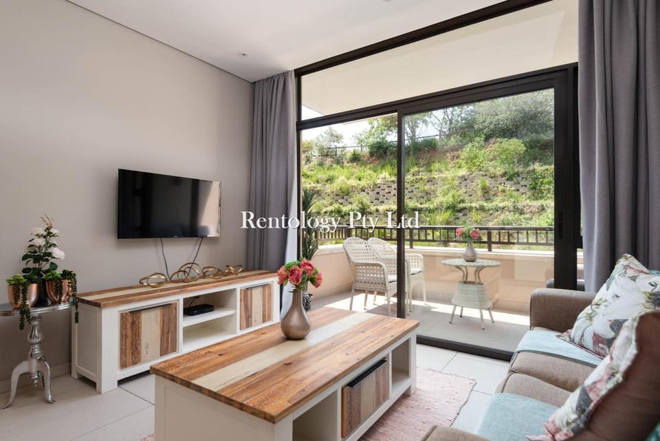 TV and multimedia, Balcony/Terrace, Living room, Seating area