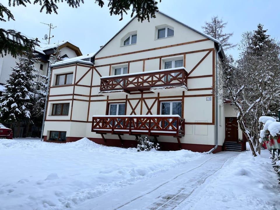 Property building, Winter