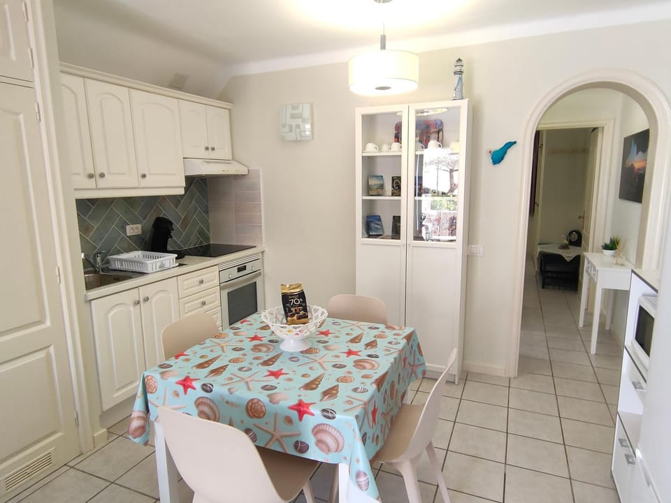 oven, kitchen