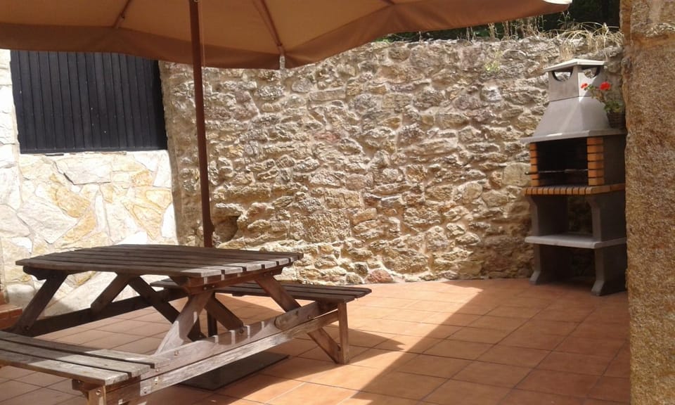 Patio, BBQ facilities