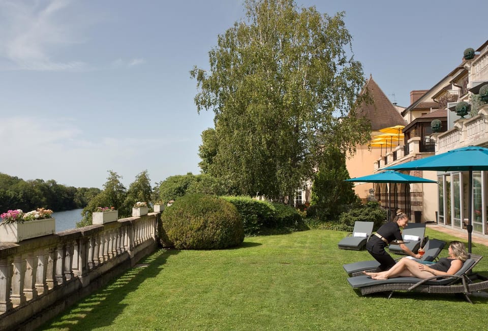 Day, Natural landscape, Garden, Seating area