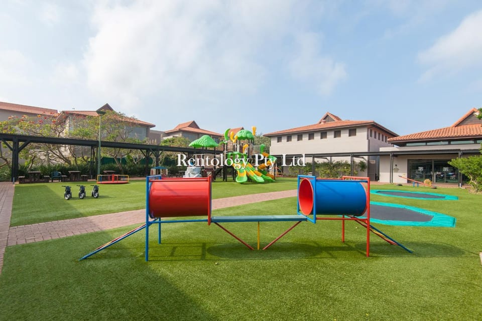 Restaurant/places to eat, Children play ground