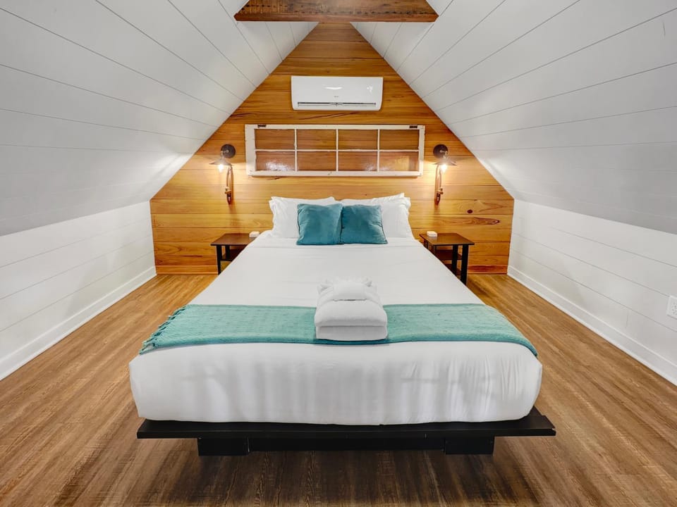 Cozy Island Cottage Bed and Breakfast in James Island