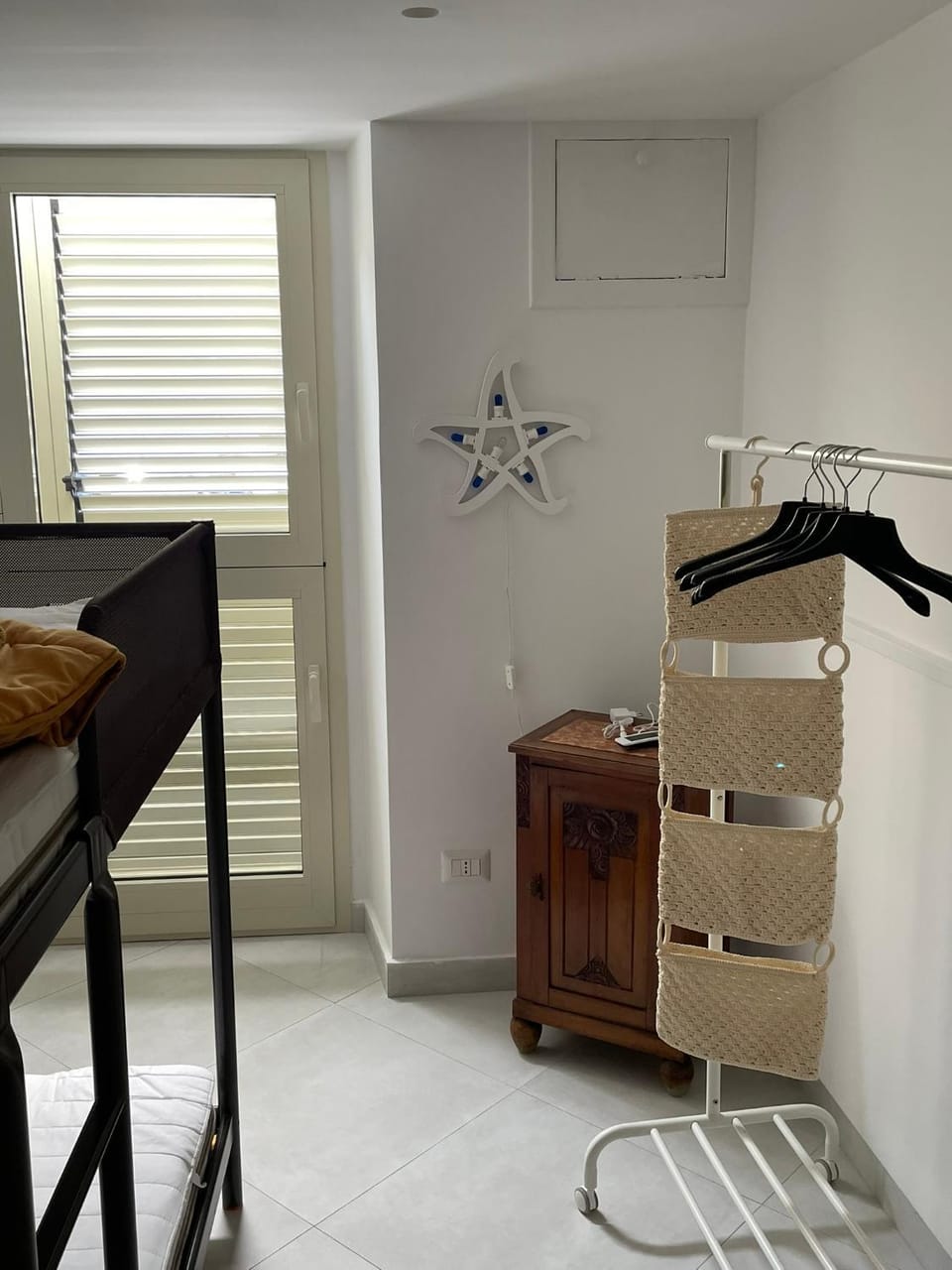 Bedroom, bunk bed
