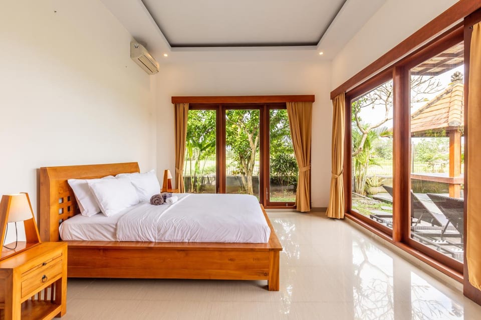 Patio, Bed, Garden, View (from property/room), Balcony/Terrace, Photo of the whole room, Bedroom, Garden view, Pool view, Pool view, air conditioner
