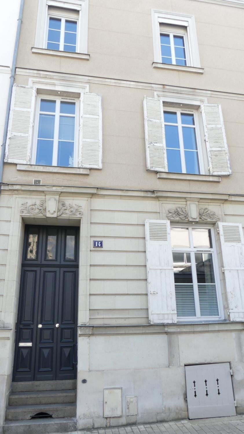 Facade/entrance, Internal: Not applicable to any particular room