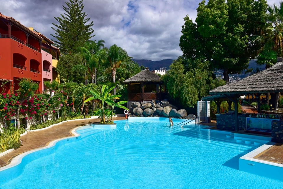 Garden, On site, Swimming pool