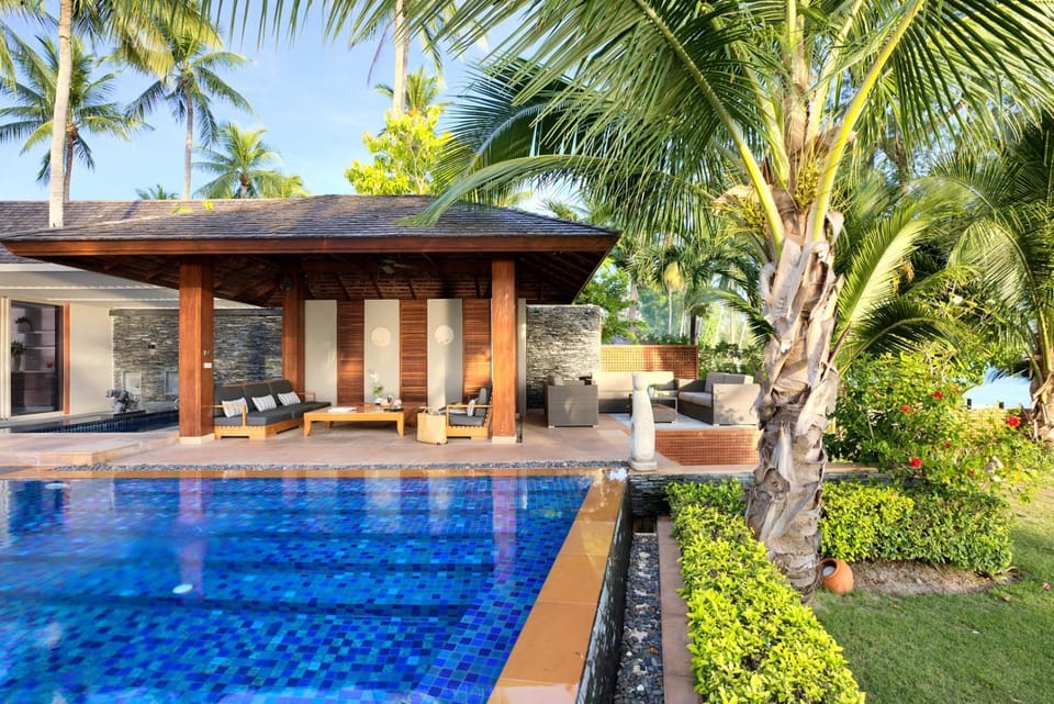 Property building, Patio, Spring, Day, Garden, Garden view, Pool view, Swimming pool, sunbed