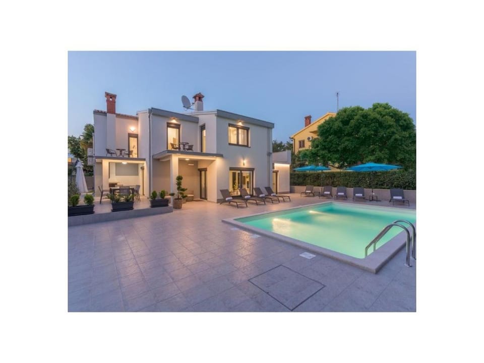 Balcony/Terrace, Swimming pool