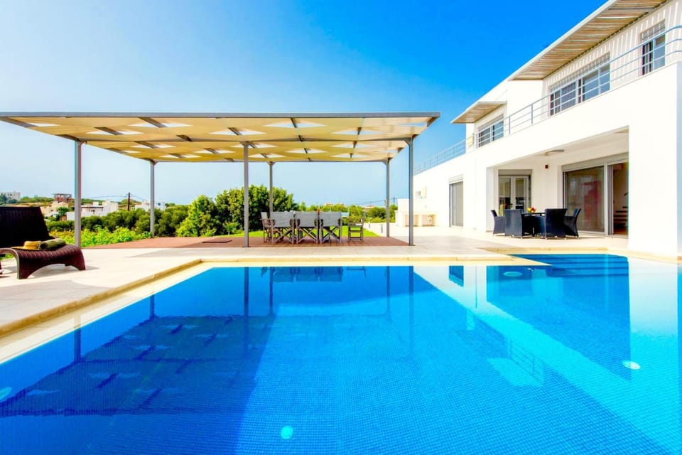 Area and facilities, Swimming pool