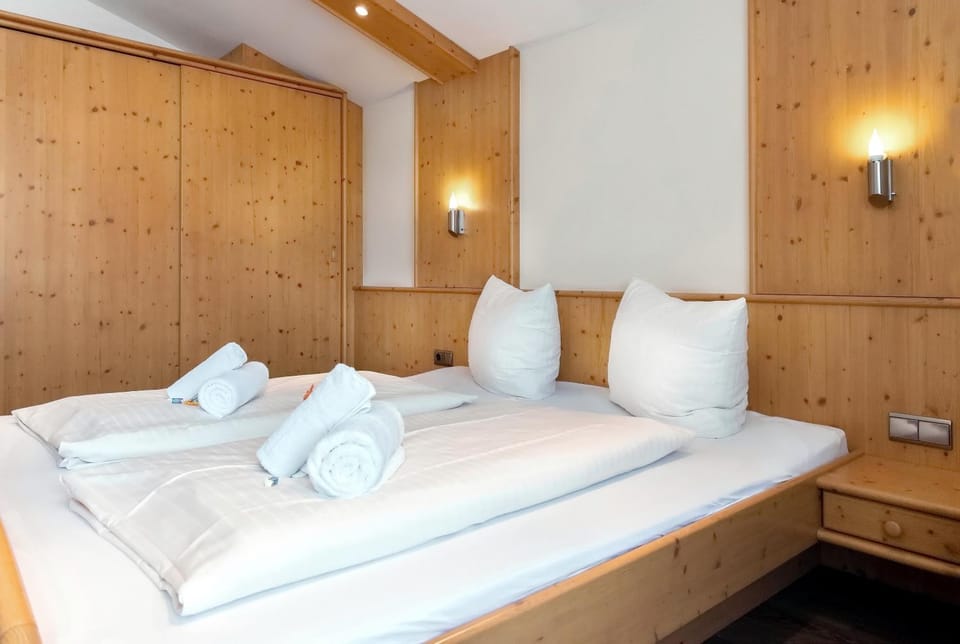 Bed, Photo of the whole room, Bedroom, towels, wardrobe