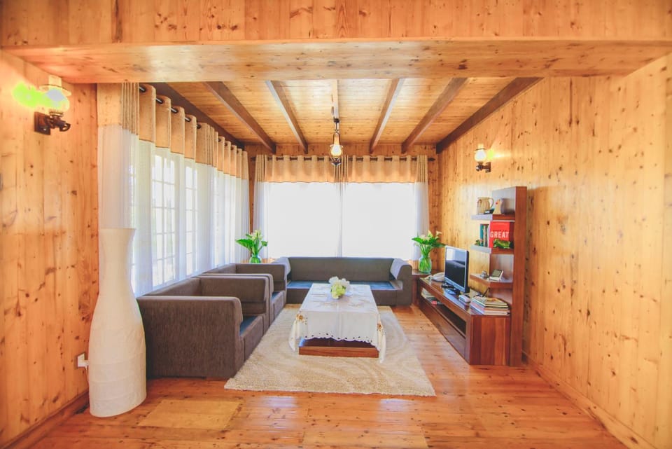 Communal lounge/ TV room, Living room