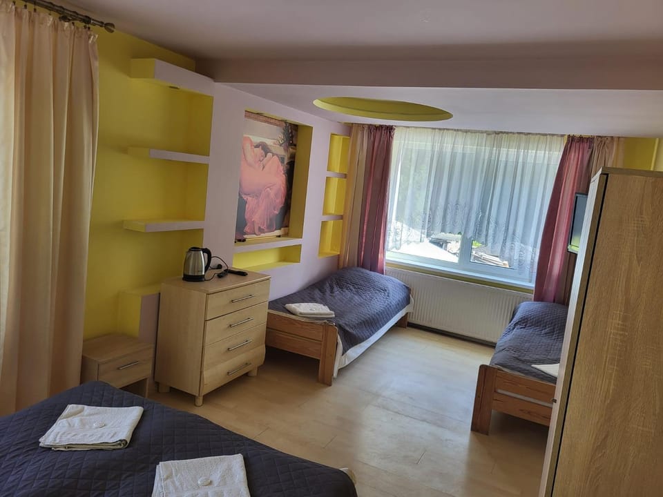 Pokoje Goscinne Korsarz - przy trasie rowerowej R10 Bed and Breakfast in Pomeranian Voivodeship