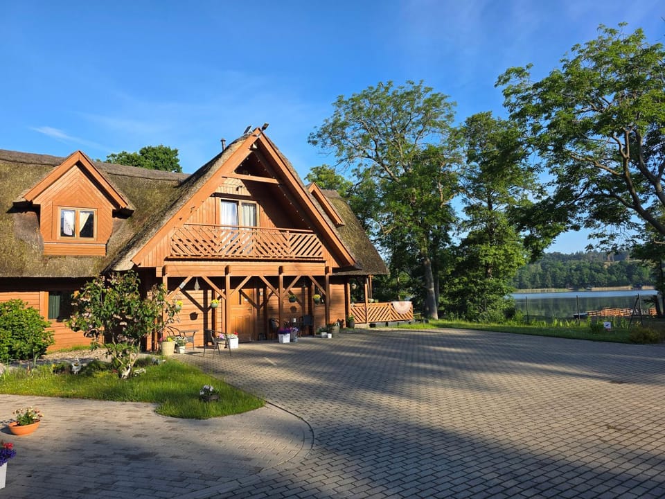 Dom nad jeziorem- Zakatek Mala House in West Pomeranian Voivodeship, Poland