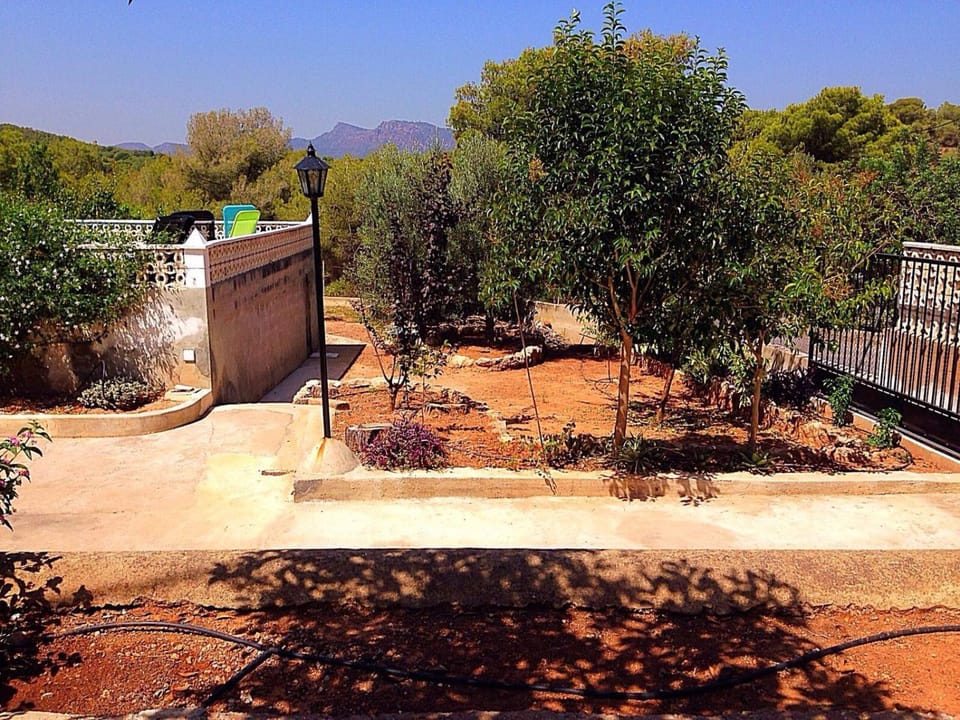 Chalet en el Monte con Piscina House in Valencian Community