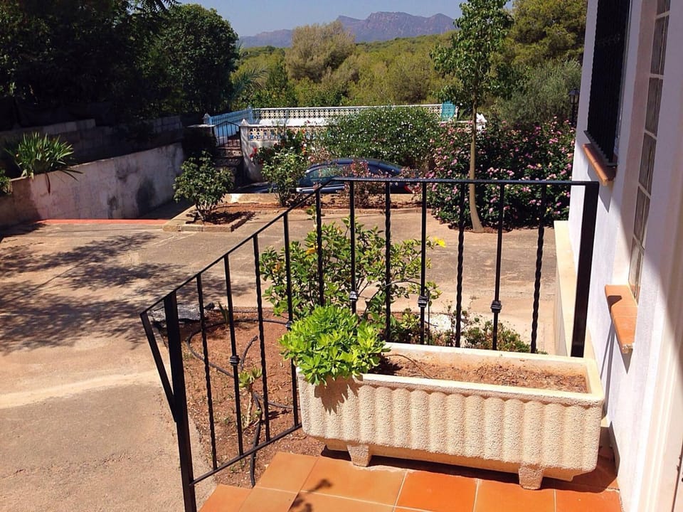 Chalet en el Monte con Piscina House in Valencian Community