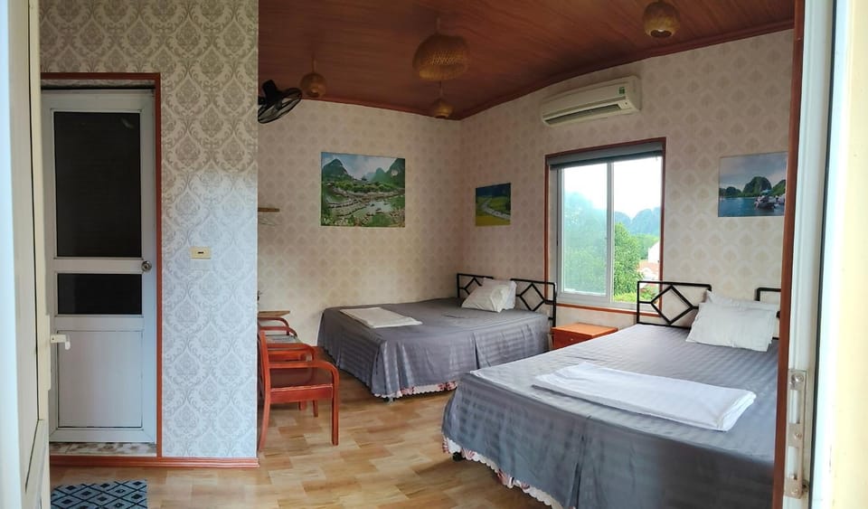Bed, Photo of the whole room, Bedroom, air conditioner