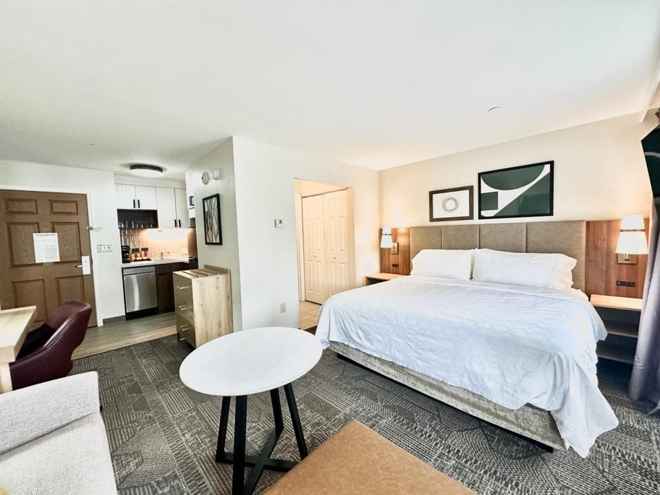 Staybridge Suites East Stroudsburg - Poconos by IHG Hotel in East Stroudsburg