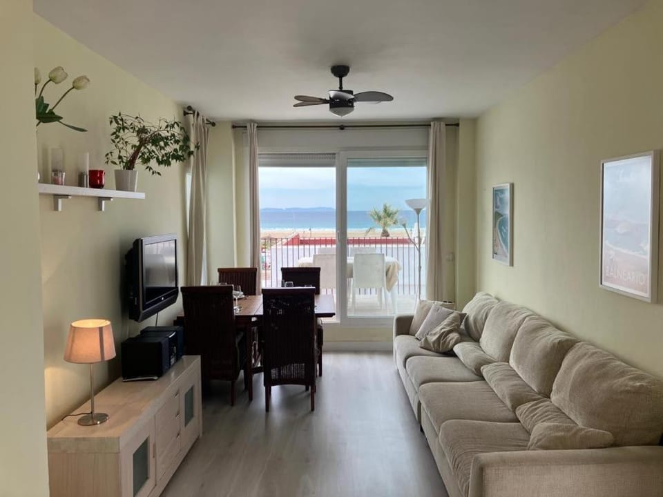 Tarifa Beach apartment with ocean views and pool House in Tarifa