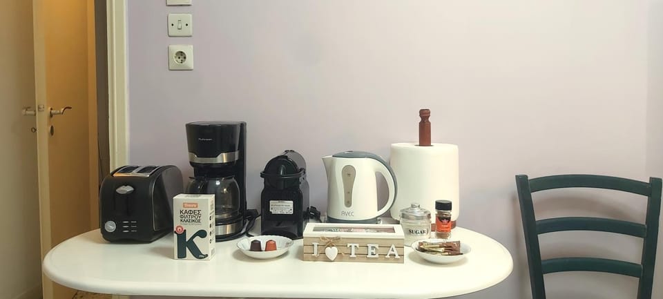Kitchen or kitchenette, Breakfast