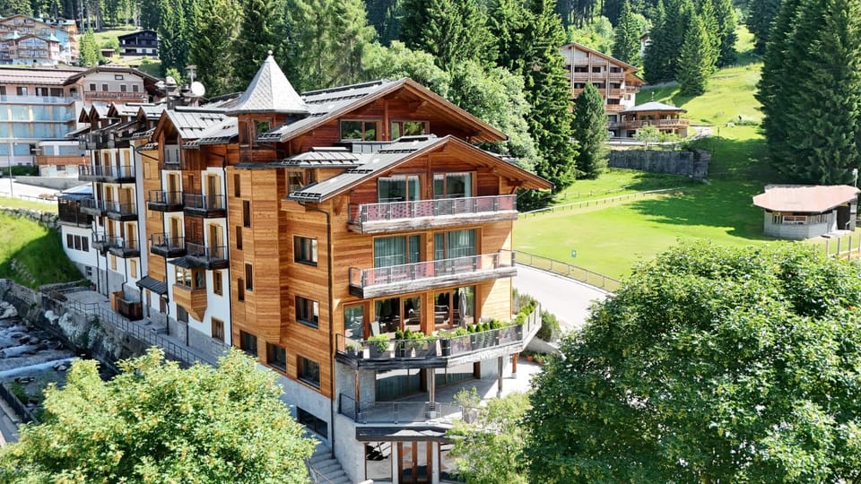 Property building, Garden