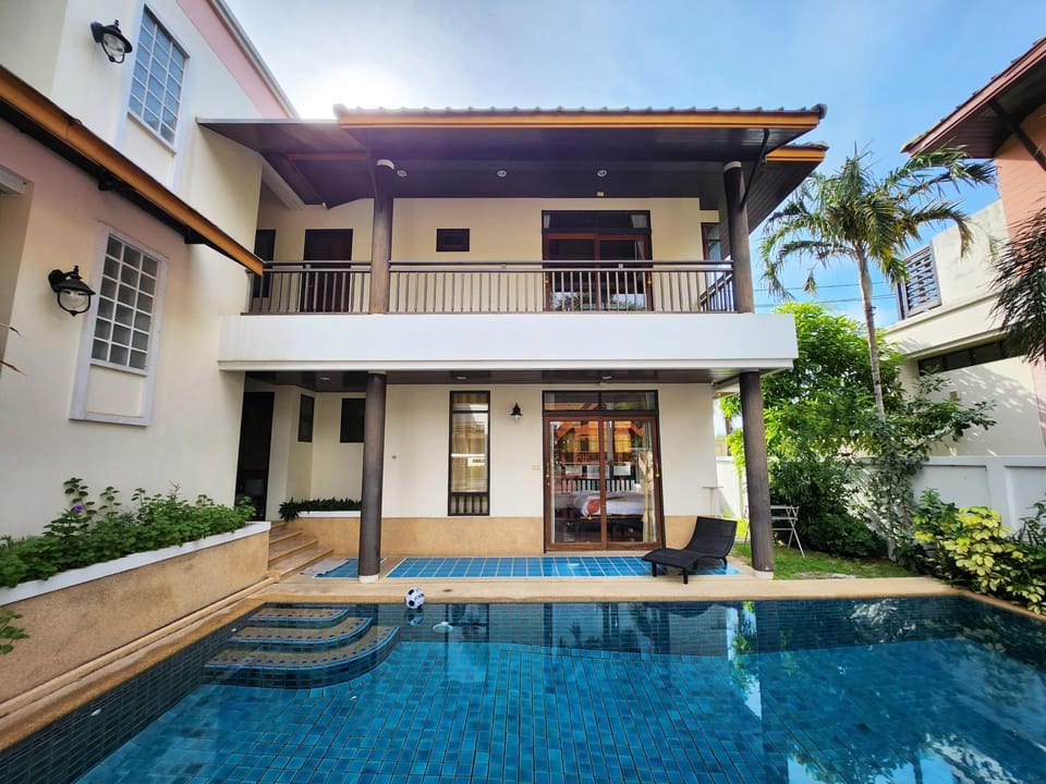 Property building, Swimming pool