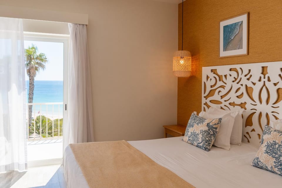 View (from property/room), Balcony/Terrace, Garden view, Sea view, Area and facilities