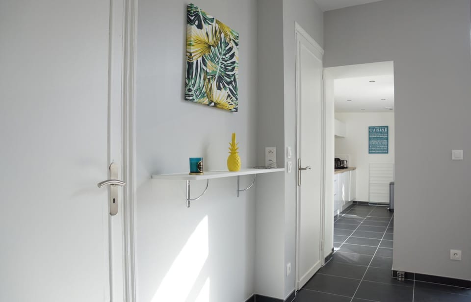 Kitchen or kitchenette, Decorative detail