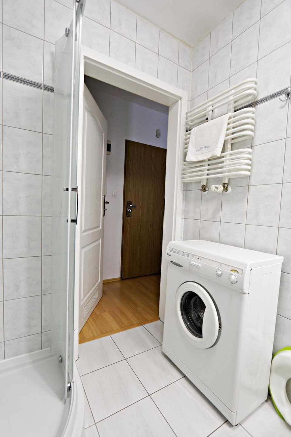 Bathroom, washing machine