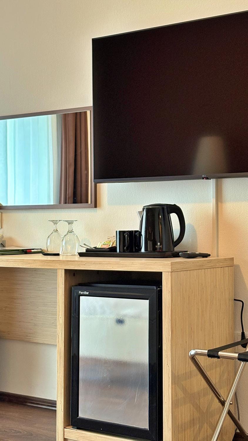 TV and multimedia, Coffee/tea facilities, minibar