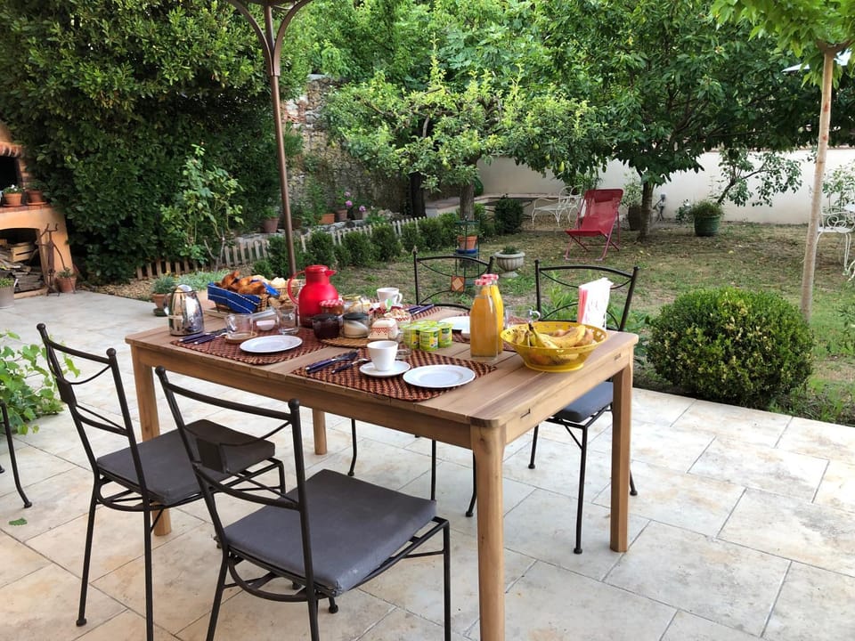 Les Lauriers Bed and Breakfast in Brignoles