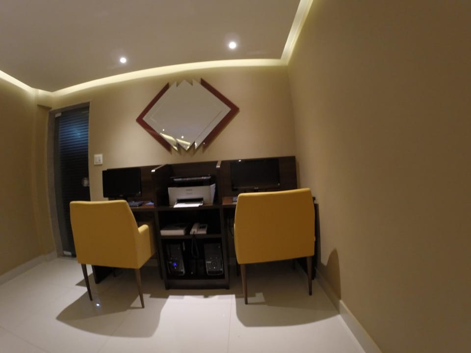 Communal lounge/ TV room