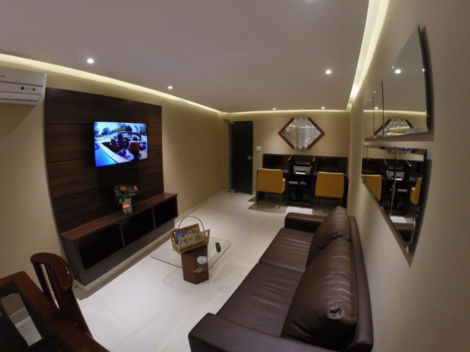 Communal lounge/ TV room