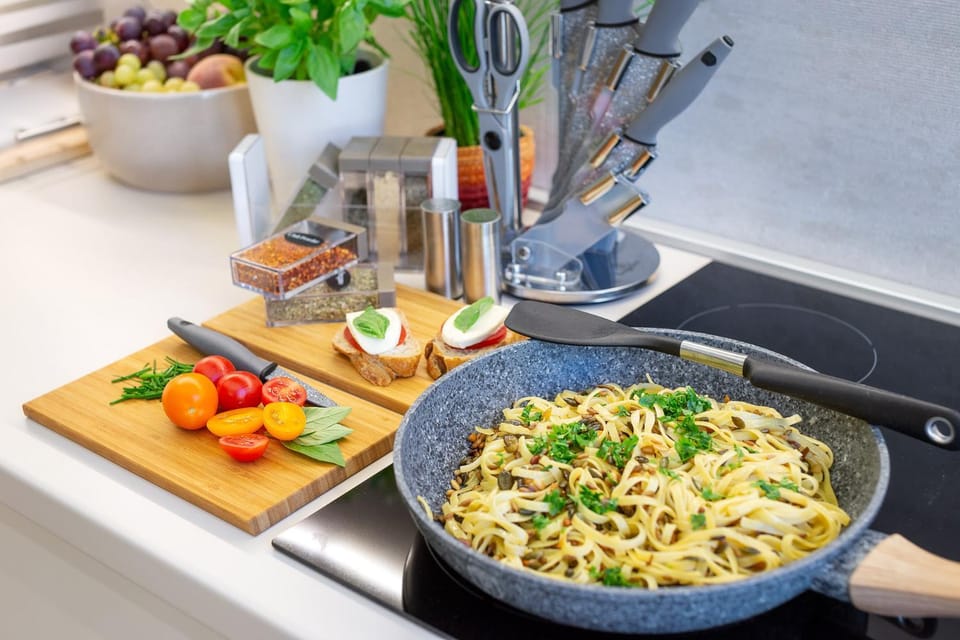 Day, Kitchen or kitchenette, Food and drinks, On site, Food