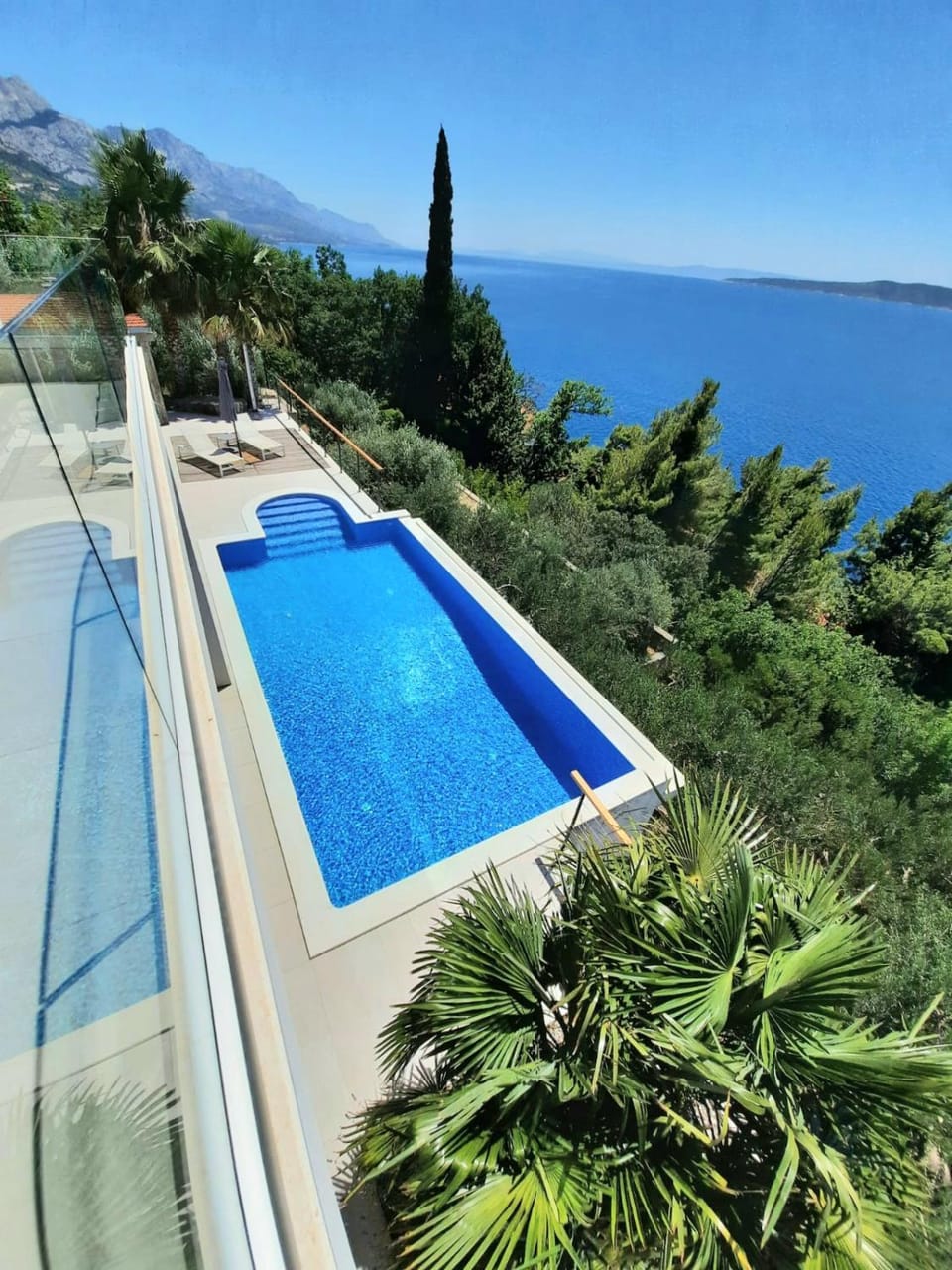 Day, Natural landscape, Pool view, Sea view, Swimming pool, sunbed